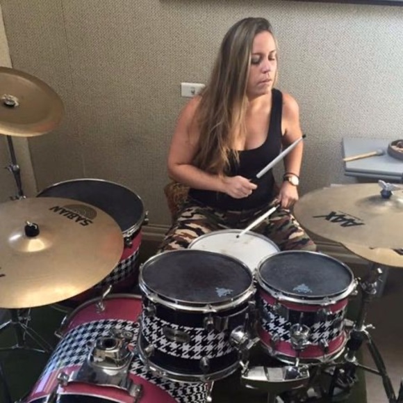 Meet your Posher, Carolina - Picture 1 of 1